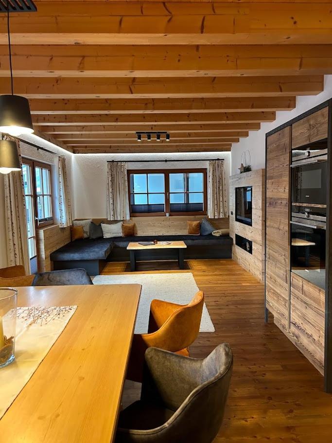 Feriendorf Joggler - Chalets Nahe Der Gondel Zell am Ziller Exterior photo